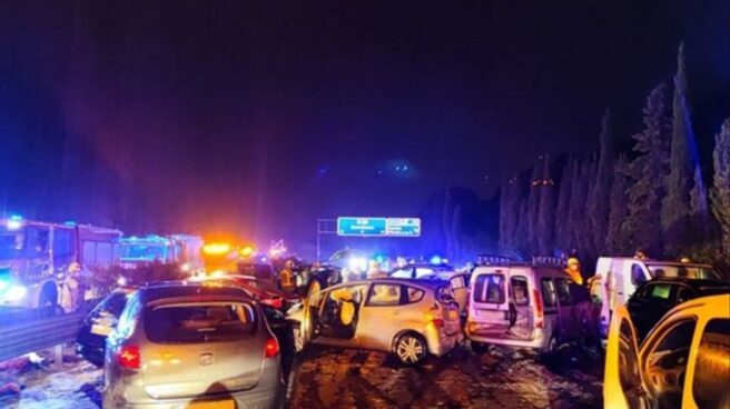 Cincuenta vehículos implicados en un accidente múltiple con unos 30 heridos Cincuenta vehículos implicados en un accidente múltiple con unos 30 heridos