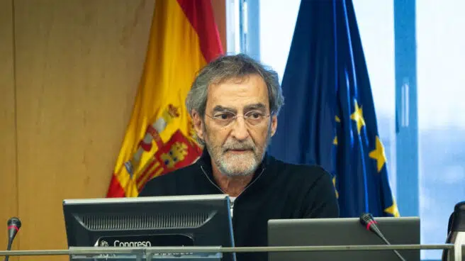 El invitado por PSOE y Podemos a una comisión del Congreso: “Las vacunas contra el covid no salvan vidas”