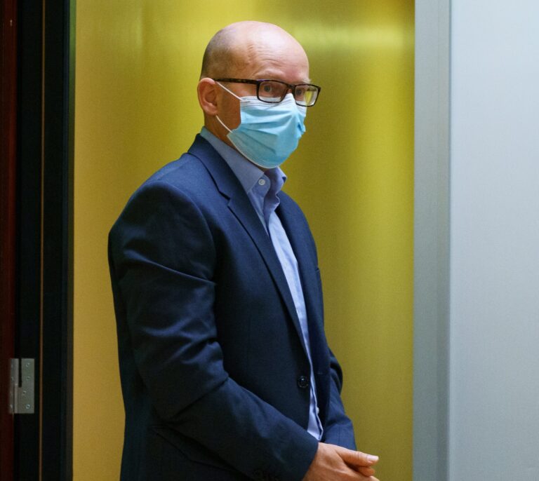 Thomas Handrick, declarado culpable de matar a su mujer y a su hijo en una cueva de Tenerife