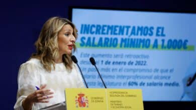 El Gobierno acuerda con los sindicatos subir el SMI 35 euros al mes, hasta los 1.000 euros