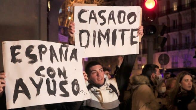 Protestas en la sede de Génova. Protestas en la sede de Génova.