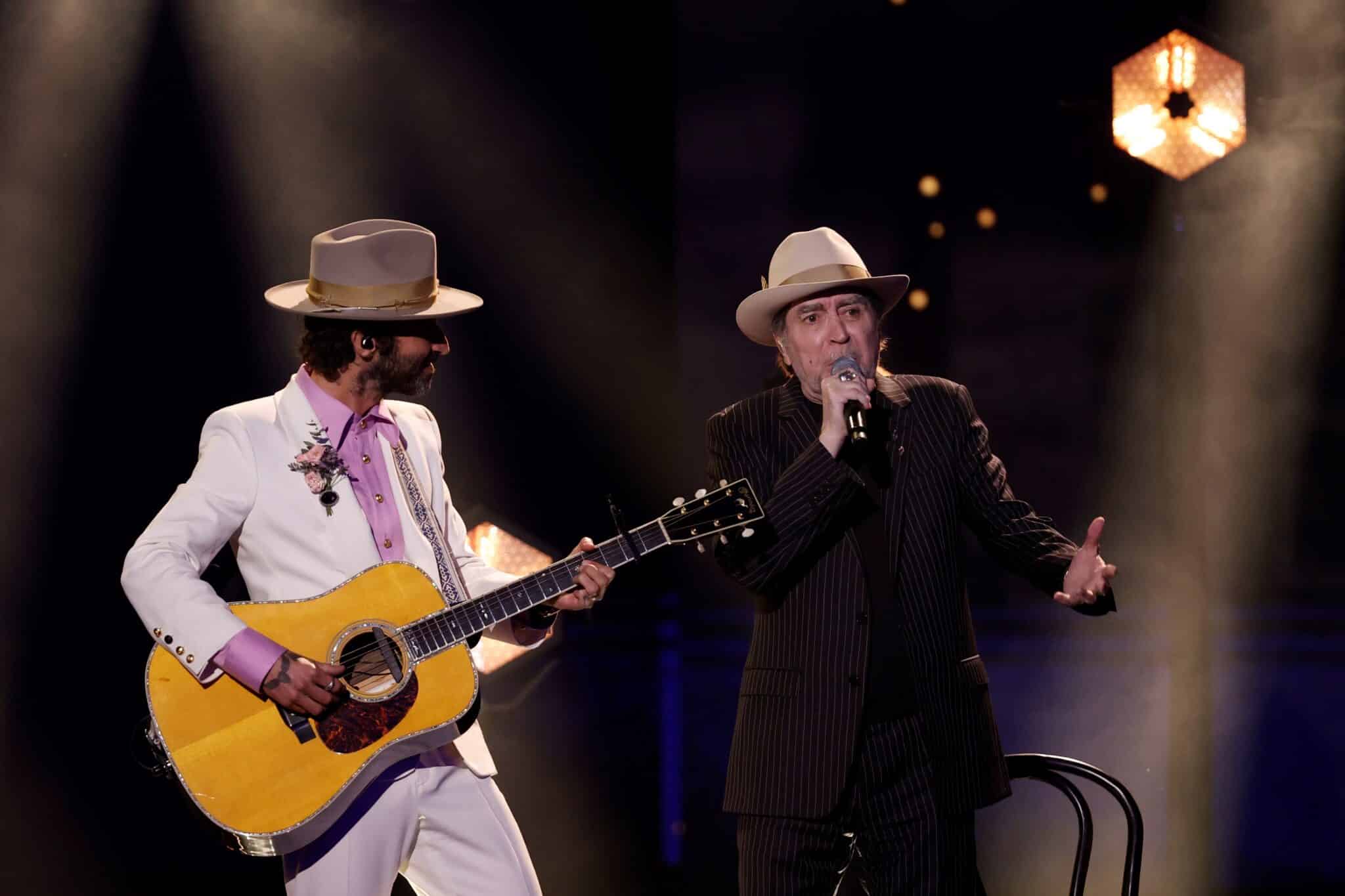 Sabina y Leiva interpretan 'Tan joven y tan viejo' en la gala de los Goya: "Viva el cine español"