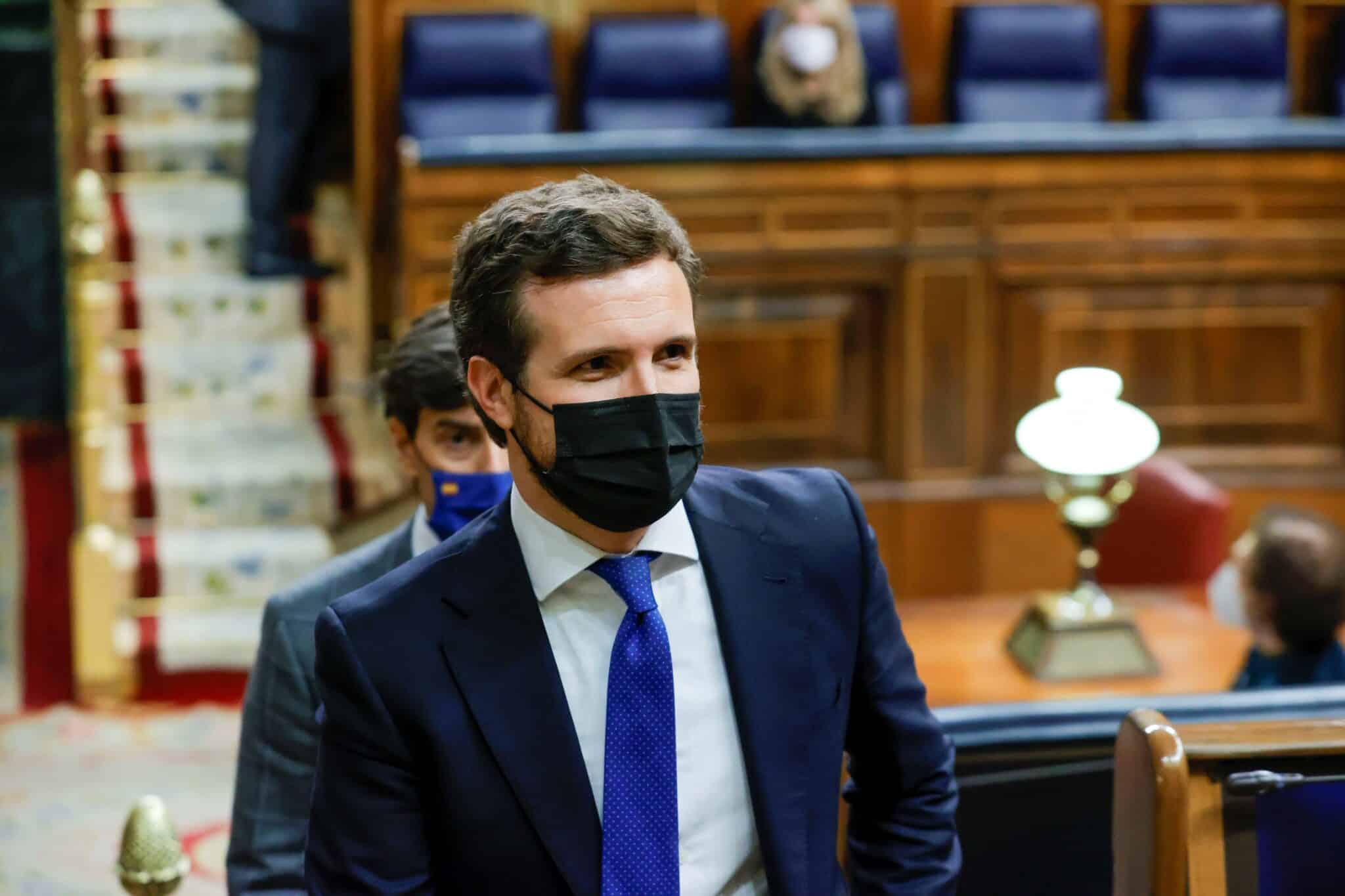 El presidente del Partido Popular, Pablo Casado, durante el pleno de este martes en el Congreso de los Diputados, en Madrid.