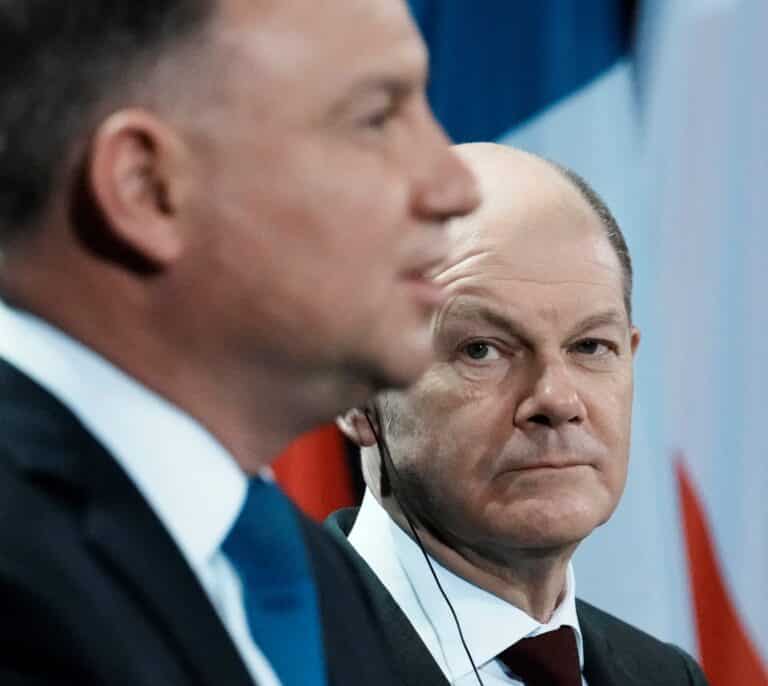 Scholz remarca que el fin "es evitar la guerra", pero adelanta "graves" medidas para Rusia si invade Ucrania