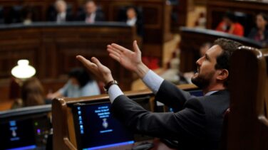 Casado debe renunciar
