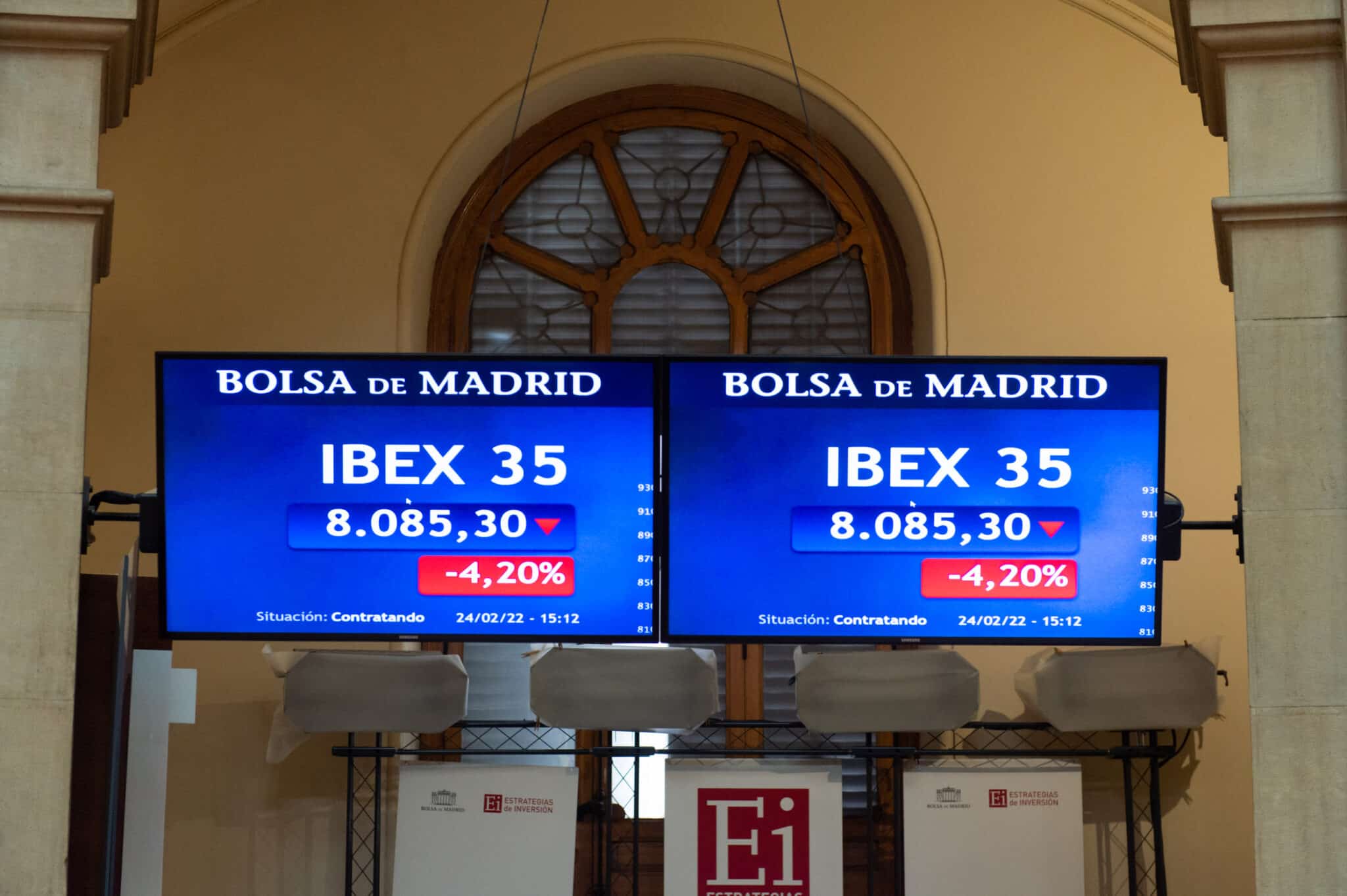 El Ibex 35 ha llegado a caer más de un 4%