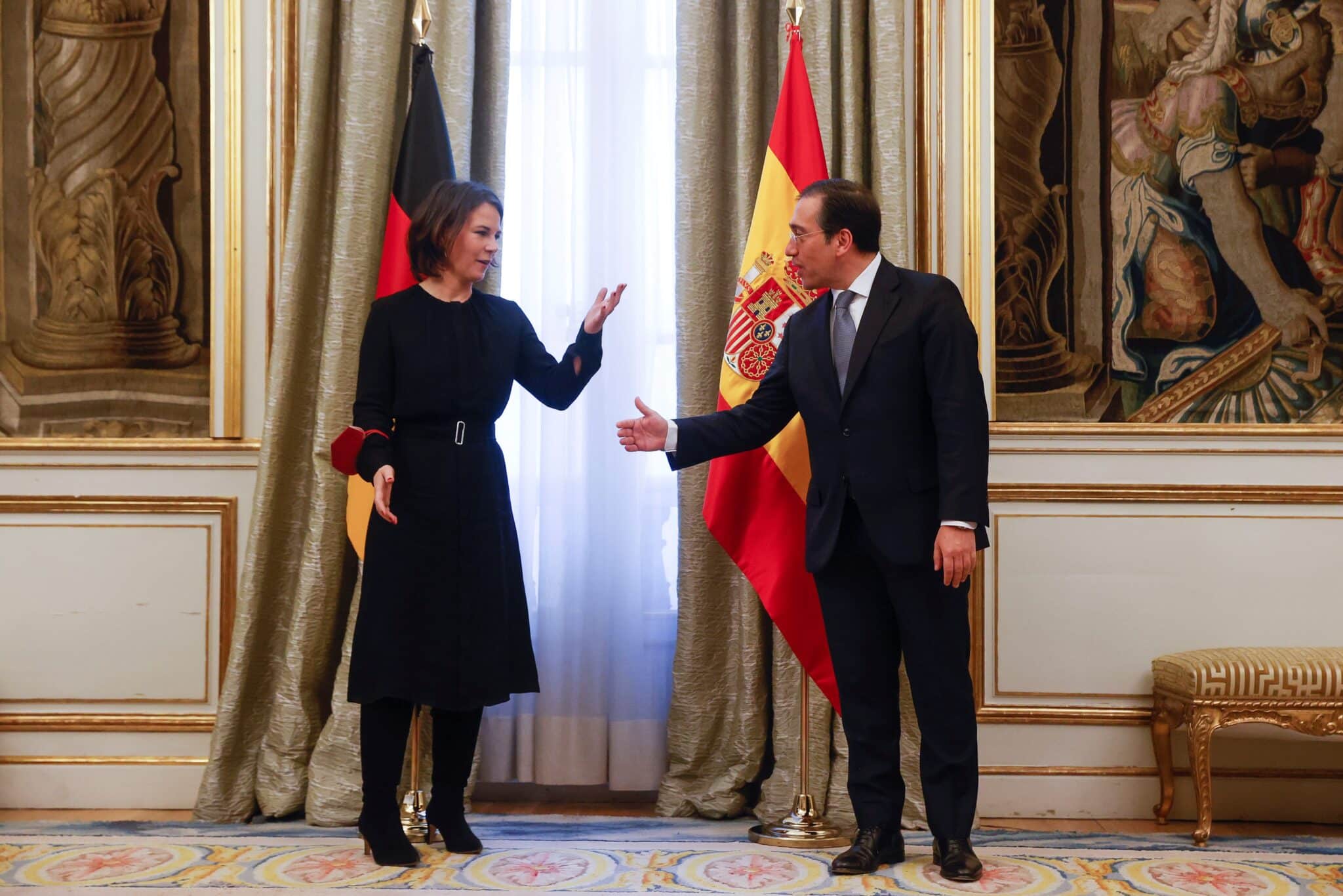La ministra alemana de Exteriores, Annalena Baerbock, y el ministro español, José Manuel Albares, en el Palacio de Viana en Madrid