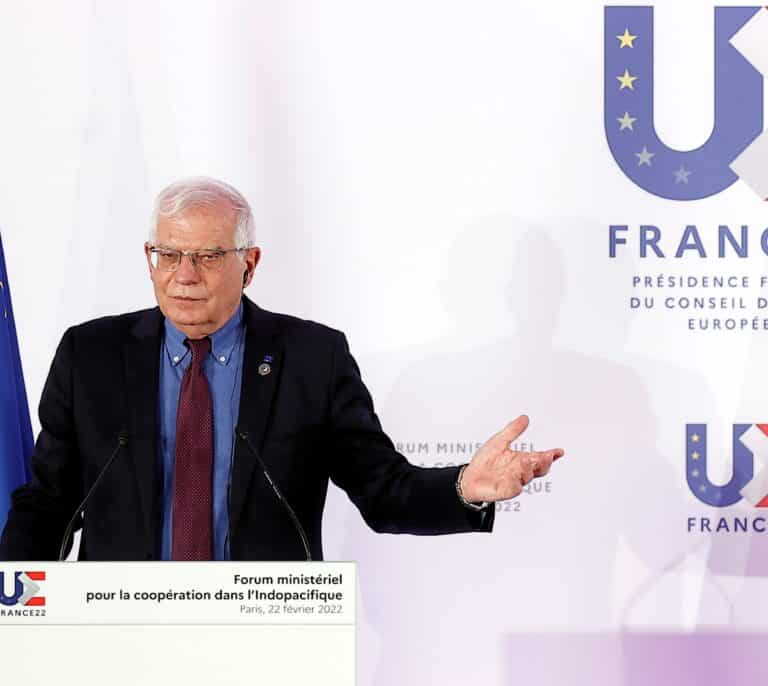 La UE castiga a los diputados rusos pero no a Putin en su primer paquete de sanciones