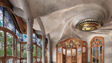 Arte en venta: las puertas de Gaudí que puedes comprar en Wallapop por 10.000 euros