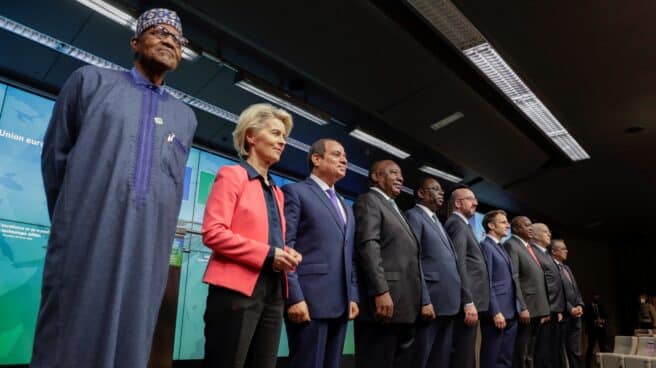 Varios dirigentes africanos, junto a la presidenta de la Comisión Europea, Ursula von der Leyen, en Bruselas