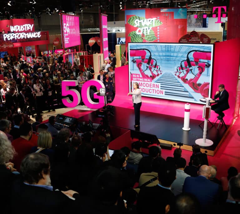 El Mobile vuelve a lo grande con las fusiones de operadoras y el metaverso de fondo