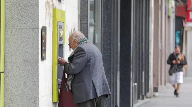 Condenada una empleada de banca por estafar más de 60.000 euros a ancianos
