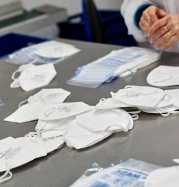 Azcón anuncia mascarillas obligatorias en los centros sanitarios de Aragón por la [...]