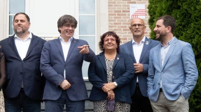 Oriol Junqueras, Carles Puigdemont, Dolors Bassa, Raül Romeva y Toni Comín, en Waterloo (Bélgica).