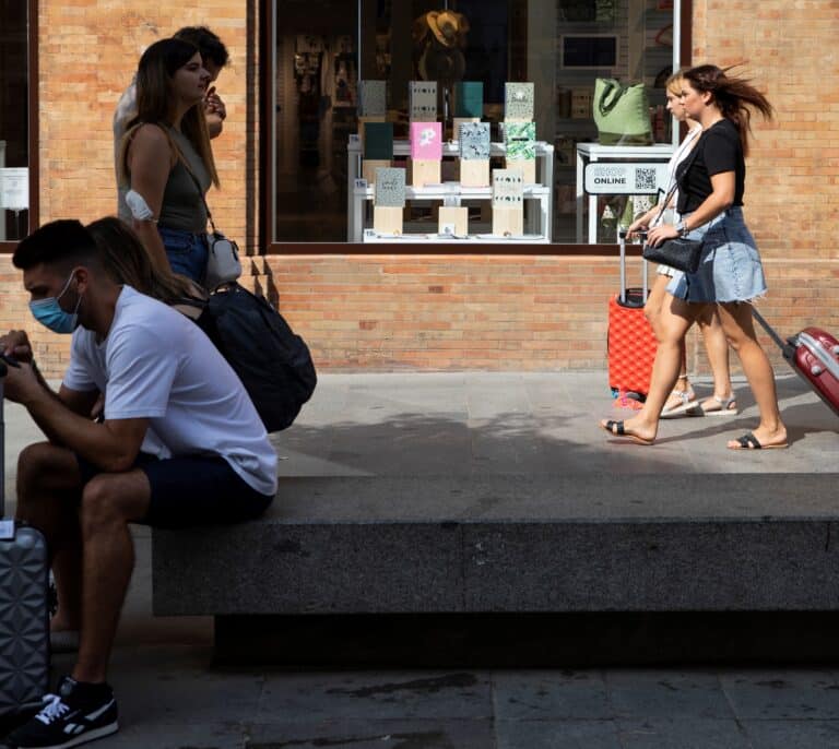 Una comunidad de propietarios no puede prohibir los pisos turísticos, según un juez