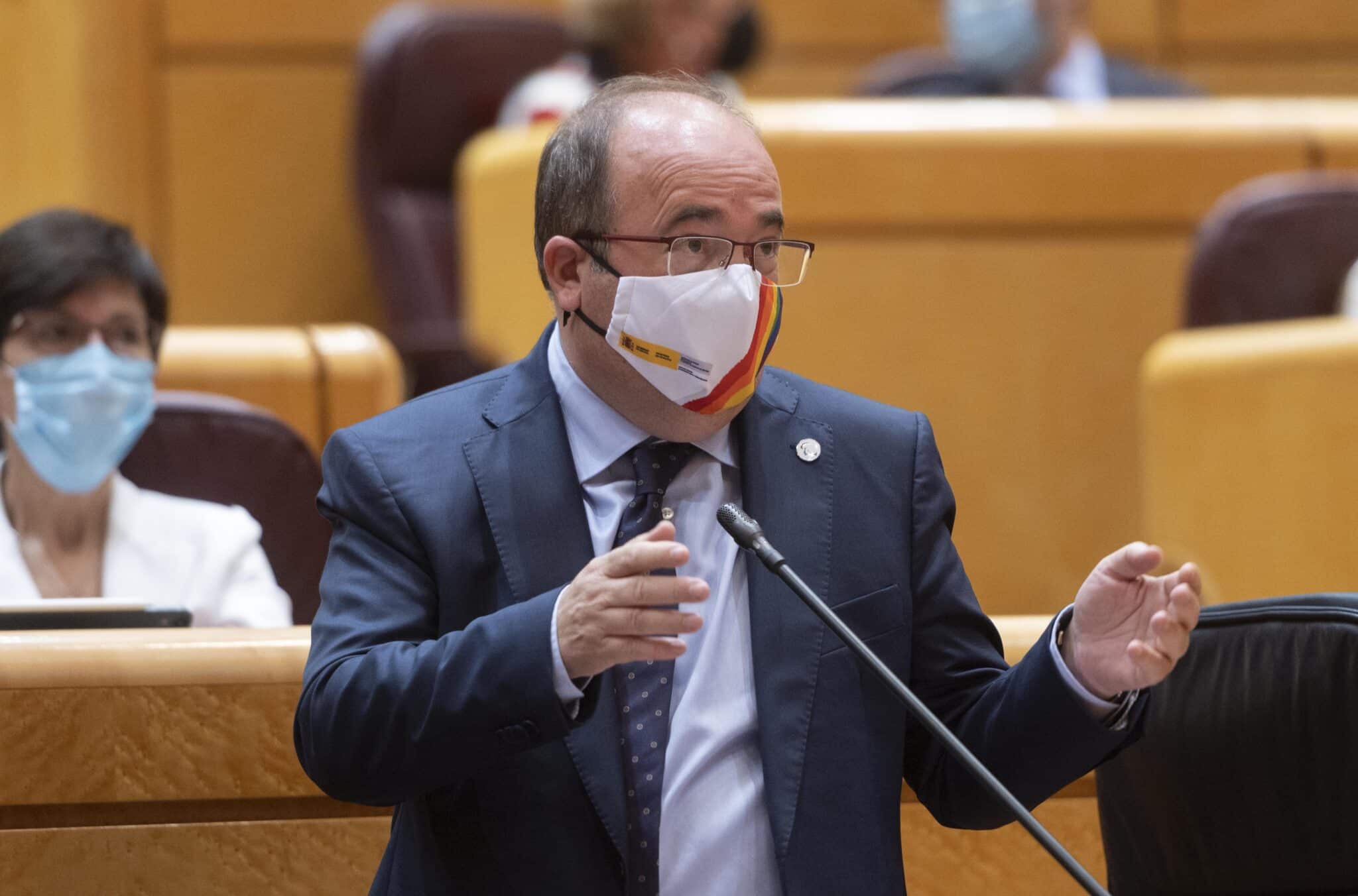 El ministro de Cultura, Miquel Iceta, interviene durante el primer pleno y primera sesión de control al Gobierno en el Senado tras el parón estival