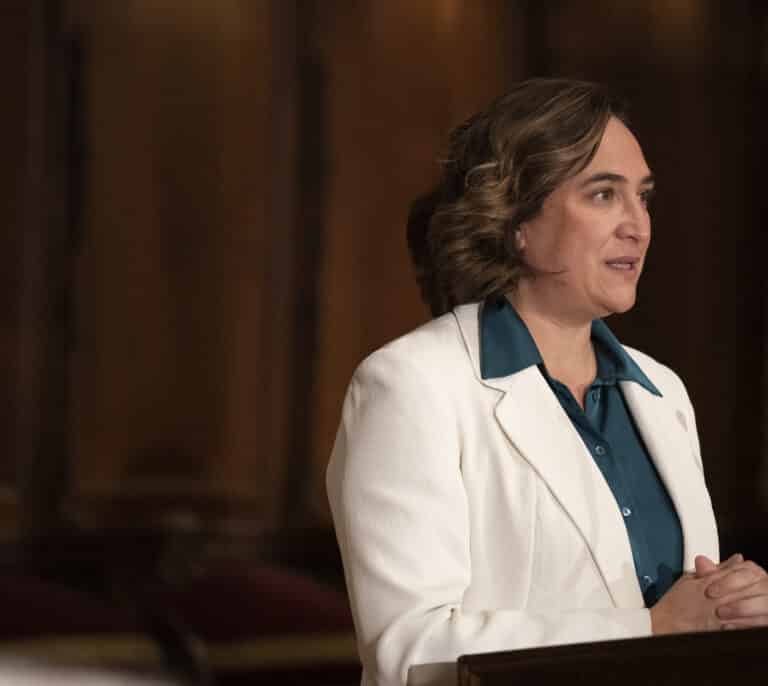Colau reclama la ley de vivienda a Sánchez: "Se comprometió personalmente"