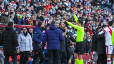 Árbitros, de jueces del fútbol a blanco fácil de las gradas