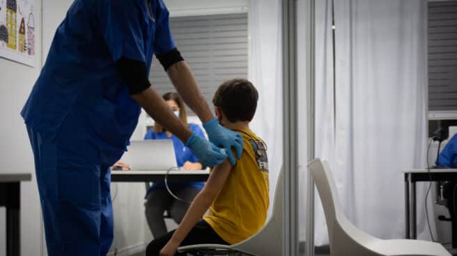 Niños de 5 a 11 años de Catalunya reciben la vacuna contra el Covid-19