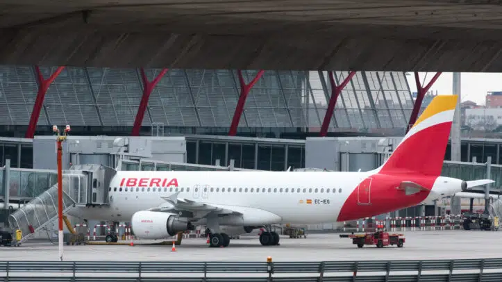 Un avión de Iberia en Barajas.