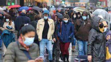 Si su puesto lo permite, teletrabajar: las recomendaciones de Sanidad para un invierno de gripe y covid