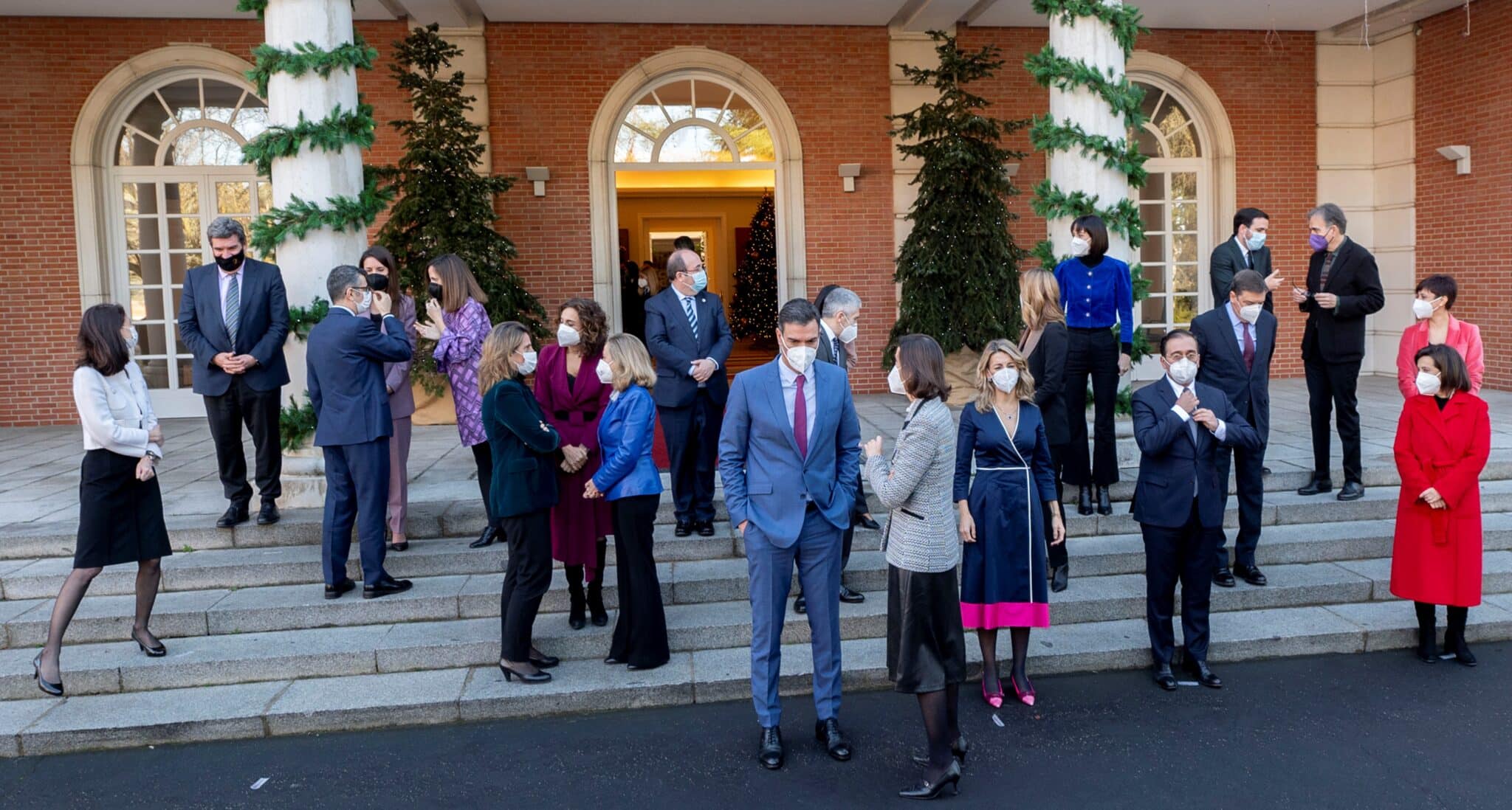 Pedro Sánchez y sus ministros, en una foto de familia tras la marcha de Manuel Castells (Universidades).