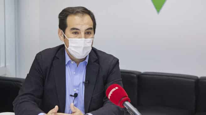 El portavoz del grupo parlamentario Popular, José Antonio Nieto, posa durante la entrevista a EuropaPress