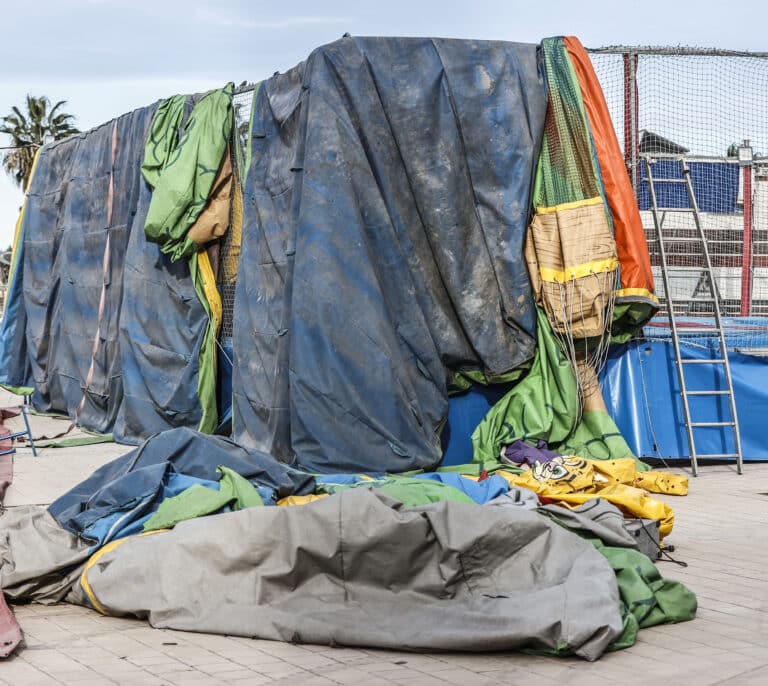 La Policía vio cuerdas deterioradas en el hinchable donde murieron dos niñas
