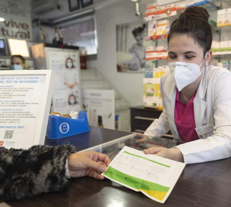 Madrid permitirá la entrega a domicilio de medicamentos a través de los farmacéuticos