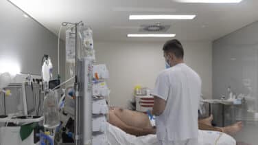 Sanidad notifica 33.911 nuevos contagios y 301 fallecidos mientras la incidencia cae 58 puntos