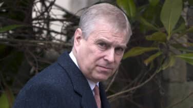 Isabel II podría sufragar los 12 millones del acuerdo del príncipe Andrés para evitar el juicio por abusos sexuales