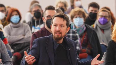 Pablo Iglesias carga contra "la todavía ministra Robles"