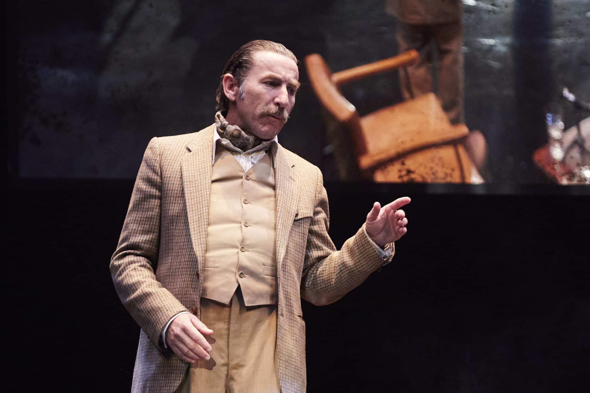 El actor, Antonio de la Torre, durante el ensayo general de la obra 'Un hombre de paso’, bajo la dirección de Manuel Martín Cuenca