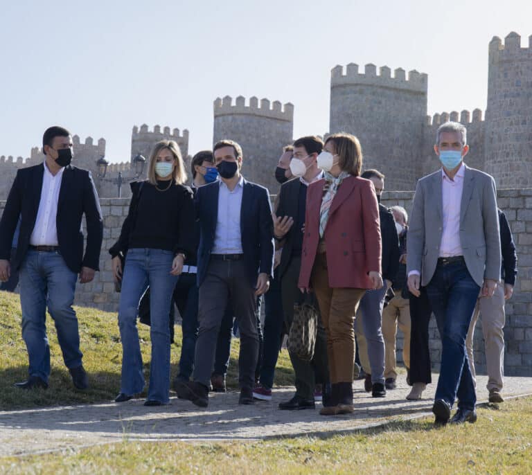Crece la inquietud en el PP por el temor a un naufragio en Castilla y León