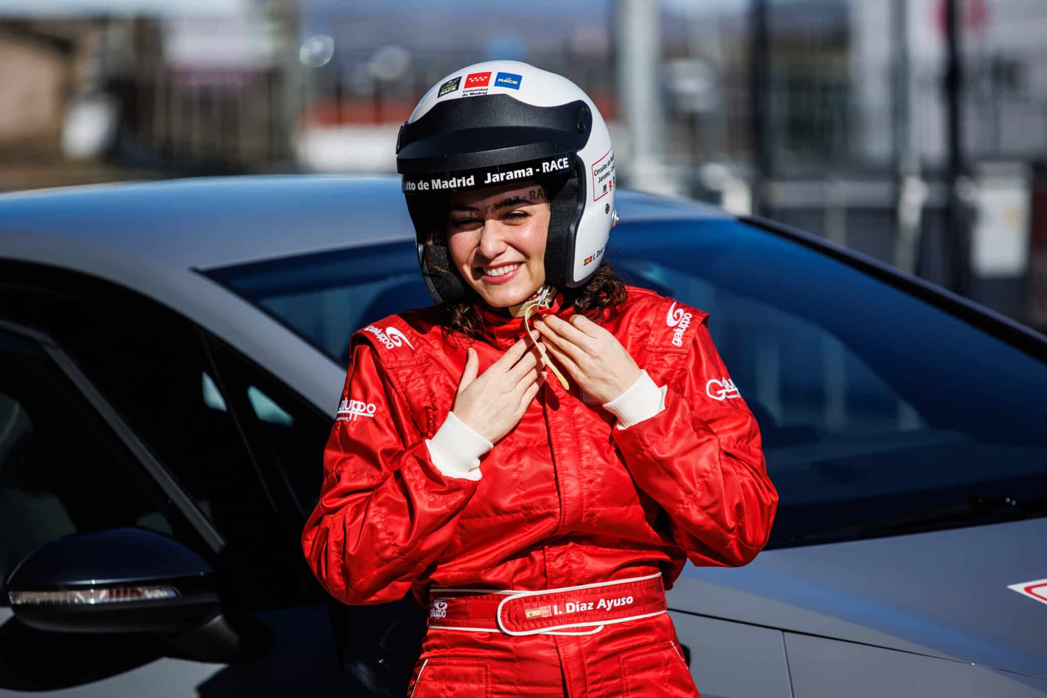 Isabel Díaz Ayuso, en el circuito del Jarama.