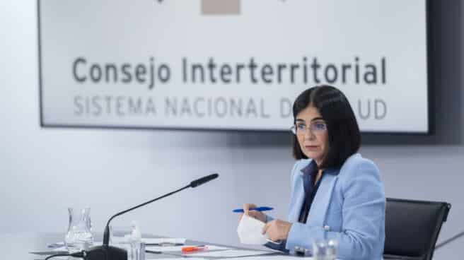 La ministra de Sanidad, Carolina Darias, en una rueda de prensa posterior a la reunión del Consejo Interterritorial del SNS, en La Moncloa, a 2 de febrero de 2022, en Madrid (España).