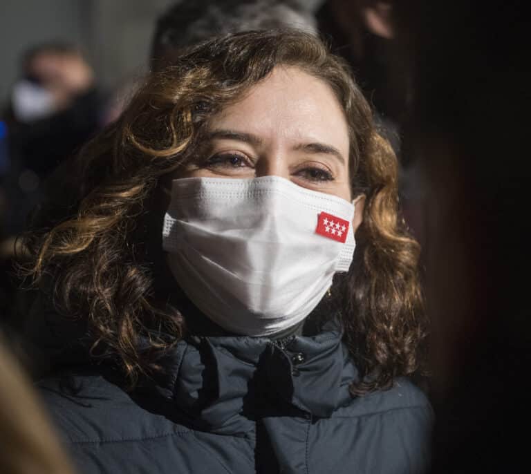 El contrato que desata la guerra entre Casado y Díaz Ayuso