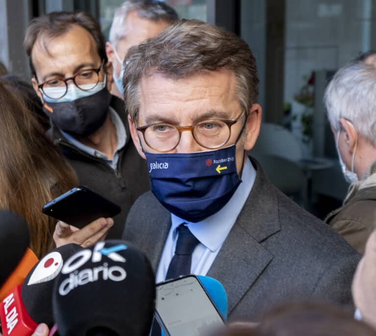 Feijóo dice que "tienen razón" los dirigentes que piden la dimisión de Casado