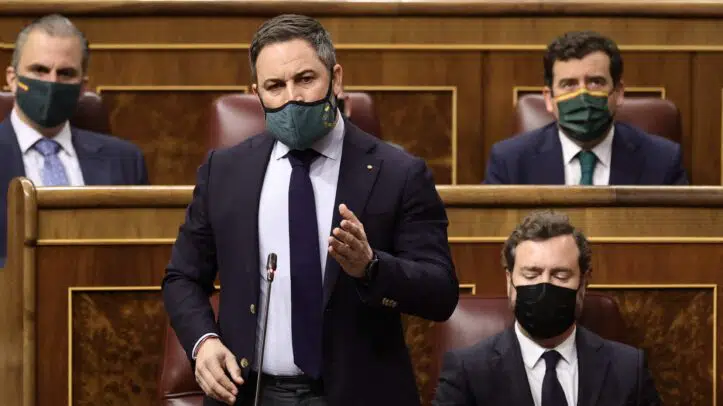 El líder de Vox, Santiago Abascal, interviene en una sesión plenaria en el Congreso de los Diputados