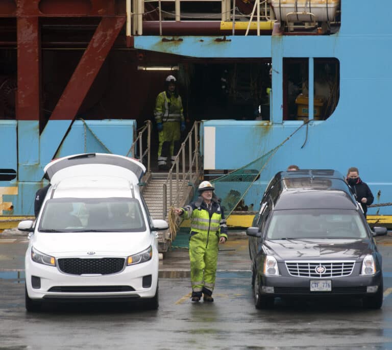 El Gobierno fletará un avión A-400 el domingo para la repatriación de los marineros y fallecidos del 'Villa de Pitanxo'