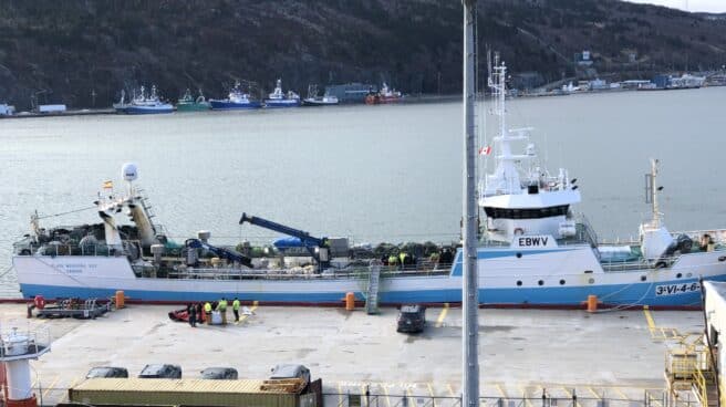 Llegan al Puerto de San Juan de Terranova (Canadá) los supervivientes del 'Villa de Pitanxo’ El pesquero español 'Playa Menduiña Dos' a su llegada al Puerto de San Juan de Terranova