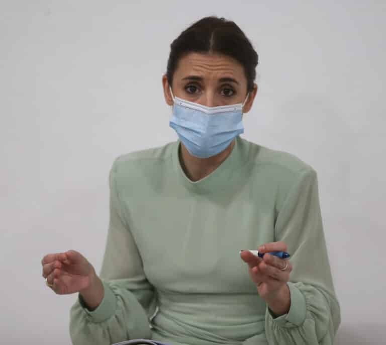 Irene Montero anuncia que los hospitales públicos deberán tener profesionales para practicar abortos
