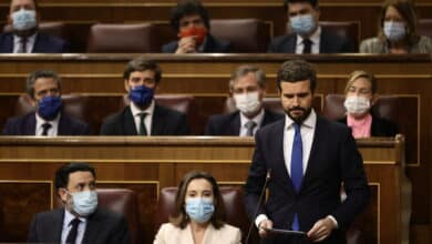 Feijóo da instrucciones de "no hacer sangre" con Casado una vez  iniciada su marcha