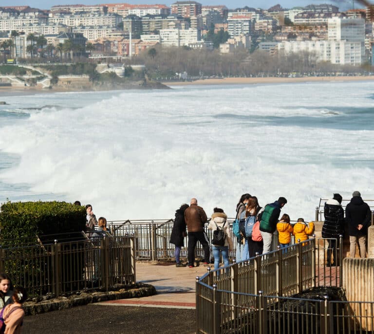 El viento y fuerte oleaje ponen este sábado en riesgo a 7 comunidades autónomas