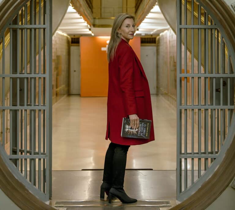 Eva García Sáenz de Urturi y la madre del inspector Kraken, un fenómeno editorial español