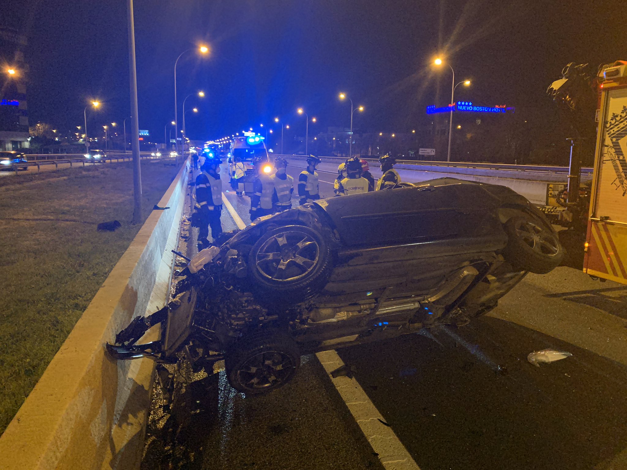 Un muerto y un herido grave en un choque frontal entre dos vehículos en la A2 (Madrid)