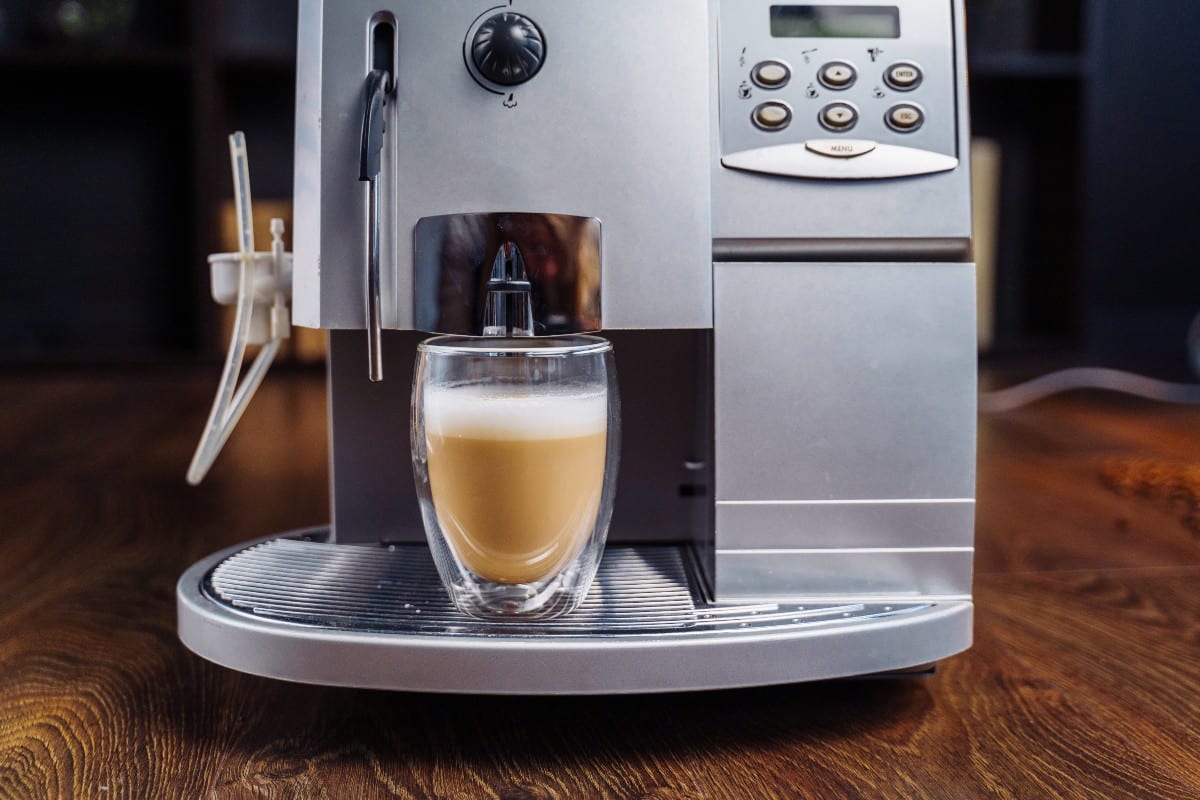 Si te gustan los espressos, esta cafetera superautomática Philips
