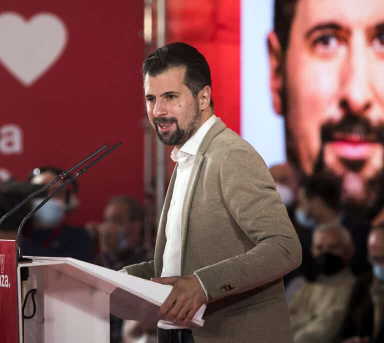 Tudanca anuncia su adiós tras el batacazo del PSOE de Castilla y León