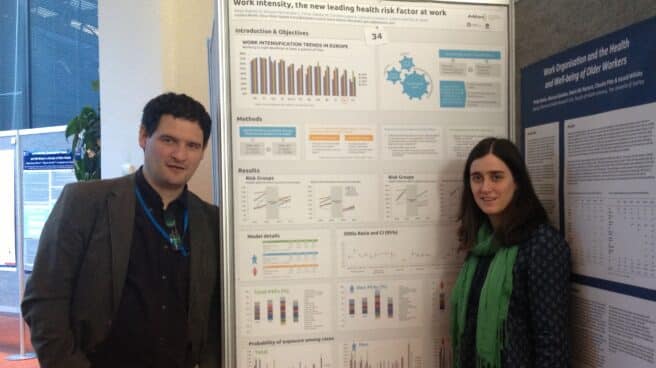 "Las empresas pueden evitar el 60% de los problemas de salud mental de la población" Los investigadores Oscar Pérez Zapata y Gloria Álvarez Hernández.
