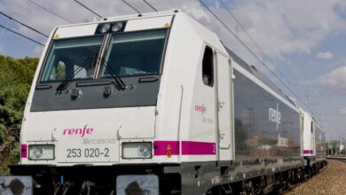 Competencia abronca a Renfe por falta de transparencia en el alquiler de locomotoras